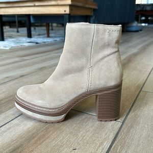 NWOT Steve Madden Shaniya Platform Ankle Boots Tan, size: 8.5